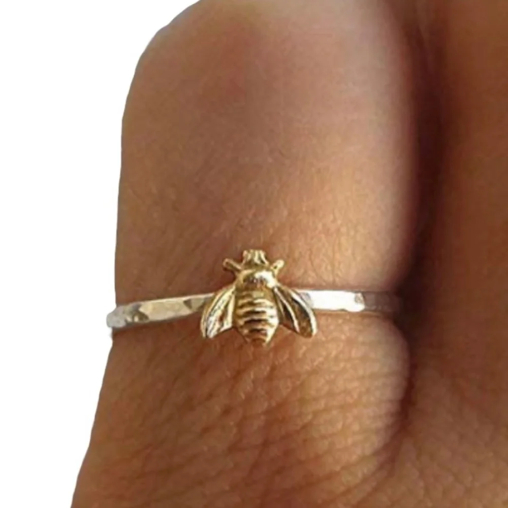 Bee Ring Simple Dainty Minimalist Two-Tone honeybee ring - Picture 5 of 6